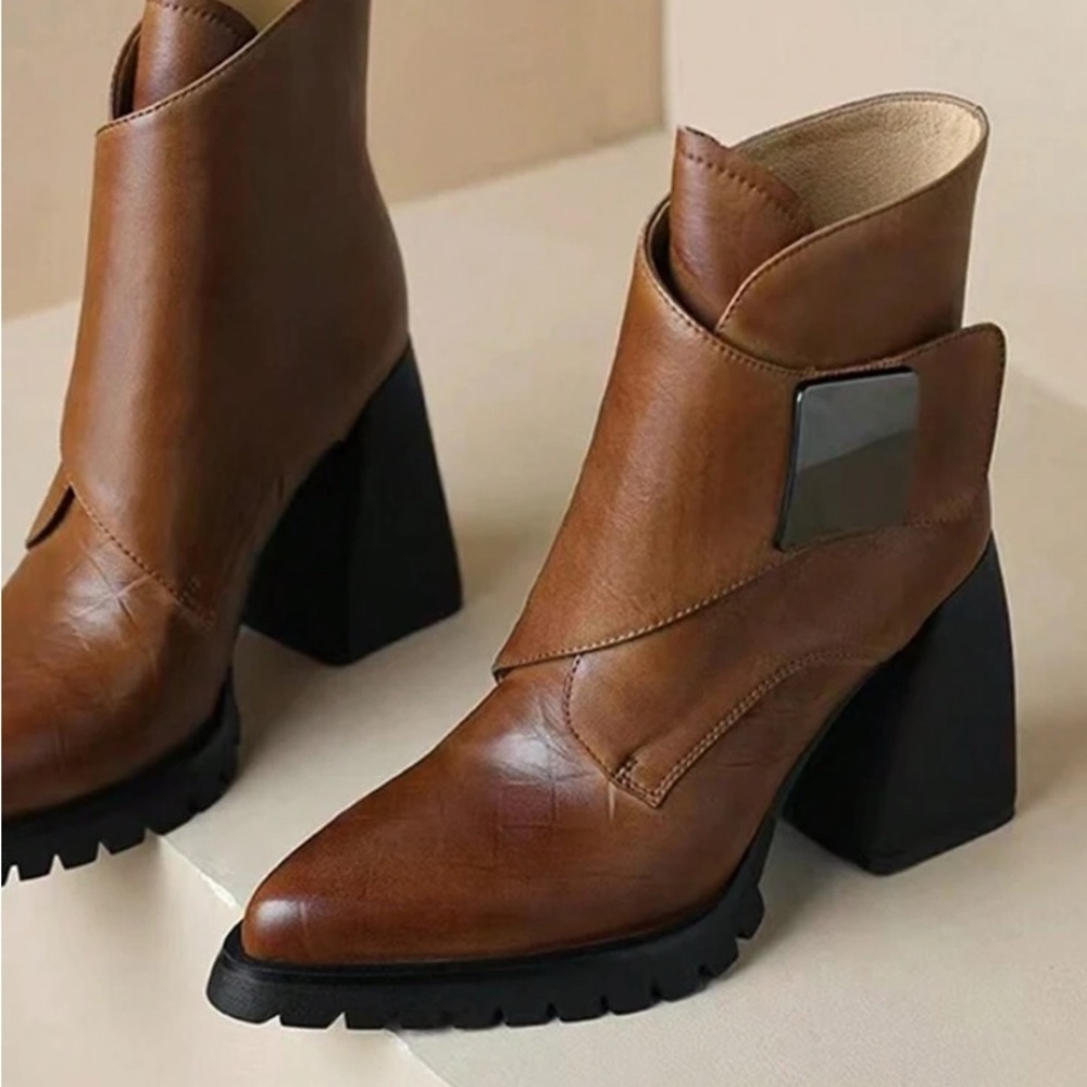 NWOT SHEIN Brown Leather Ankle Boots - Picture 5 of 8